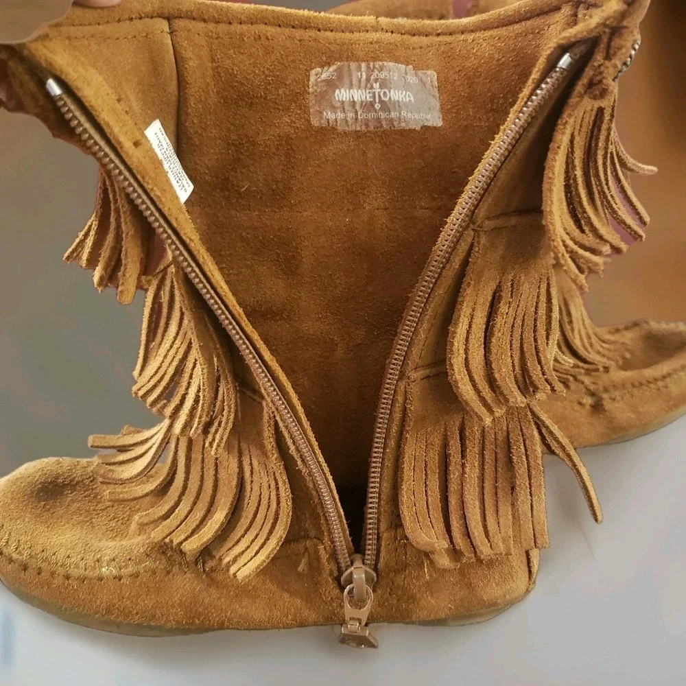Minnetonka Little Kids Size 11 Boots Tall‎ Brown Suede Fringe Tiered Moccasin
